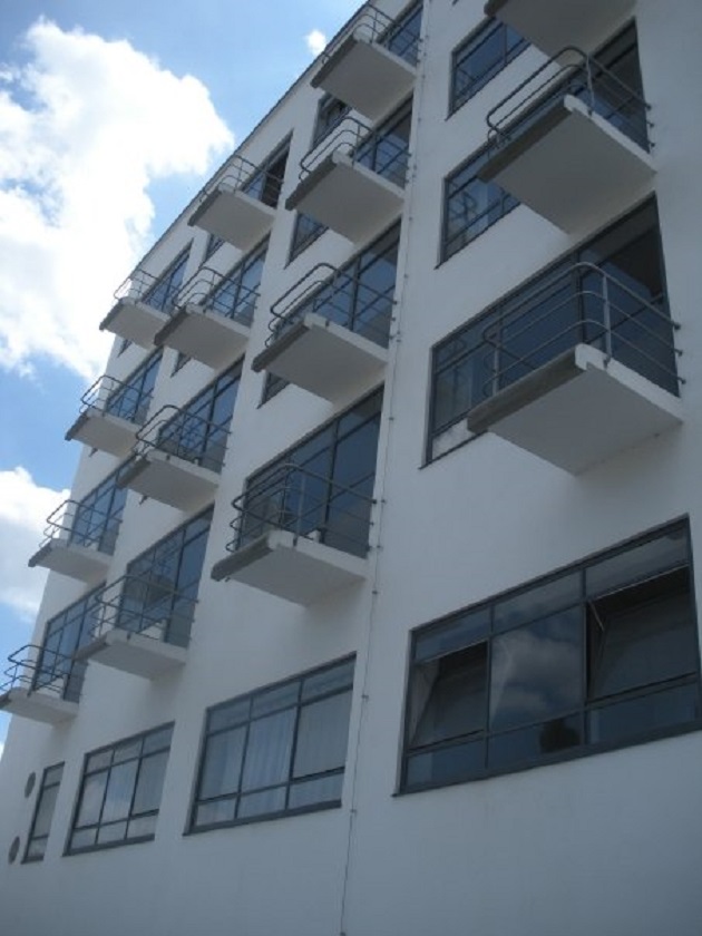 Bauhaus Dessau exterior ICON