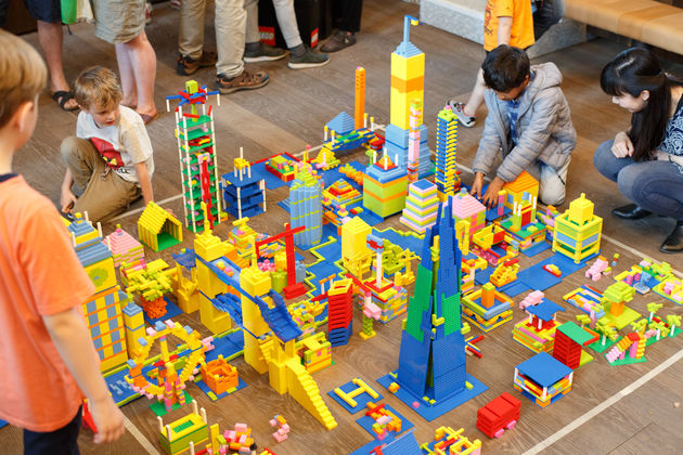 ROYAL ACADEMY LEGO ARCHITECTURE FAMILY DAY ICON